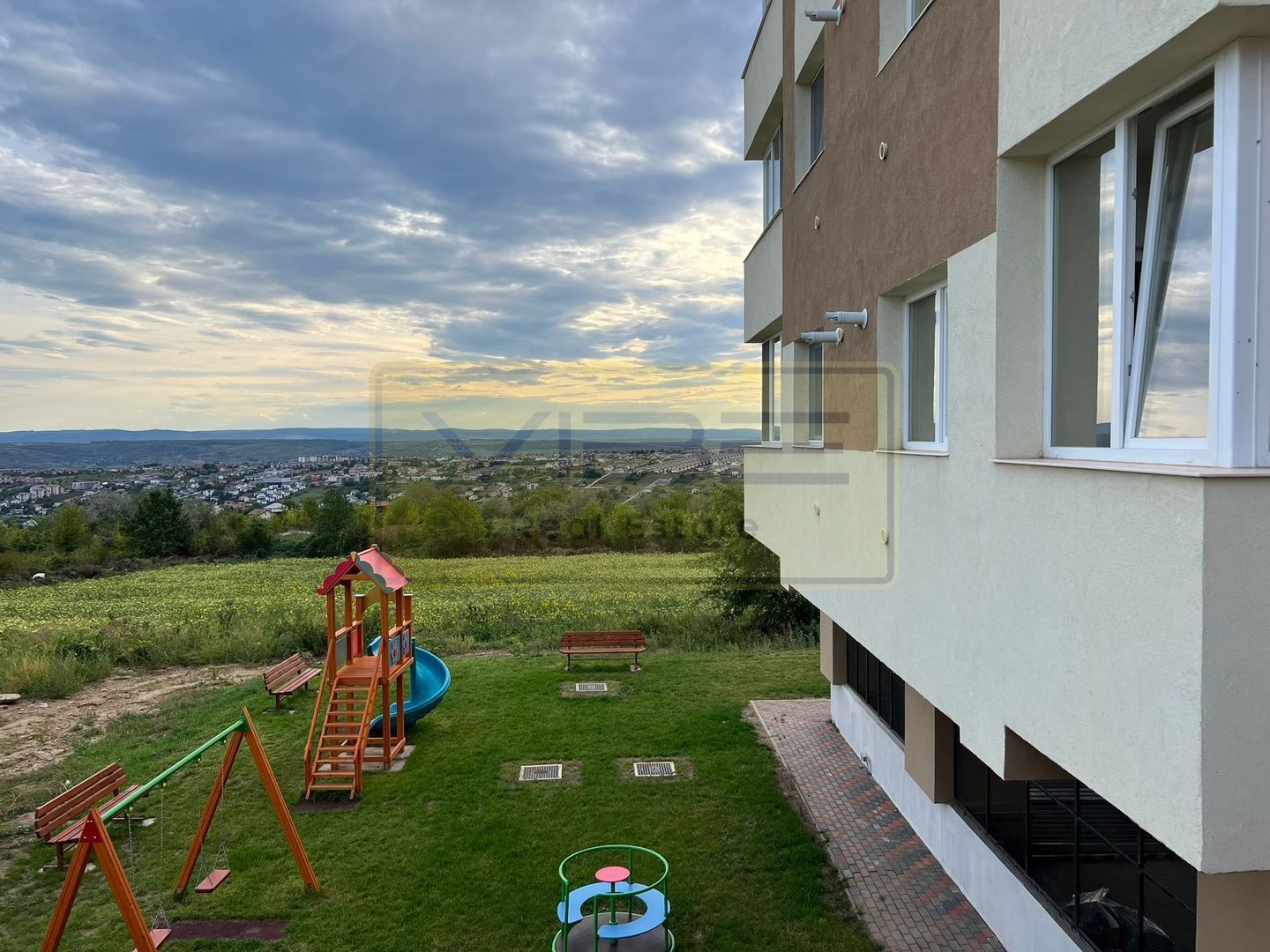 Apartament 3 camere 2 bai+parcare acoperita Copou - Poză 35