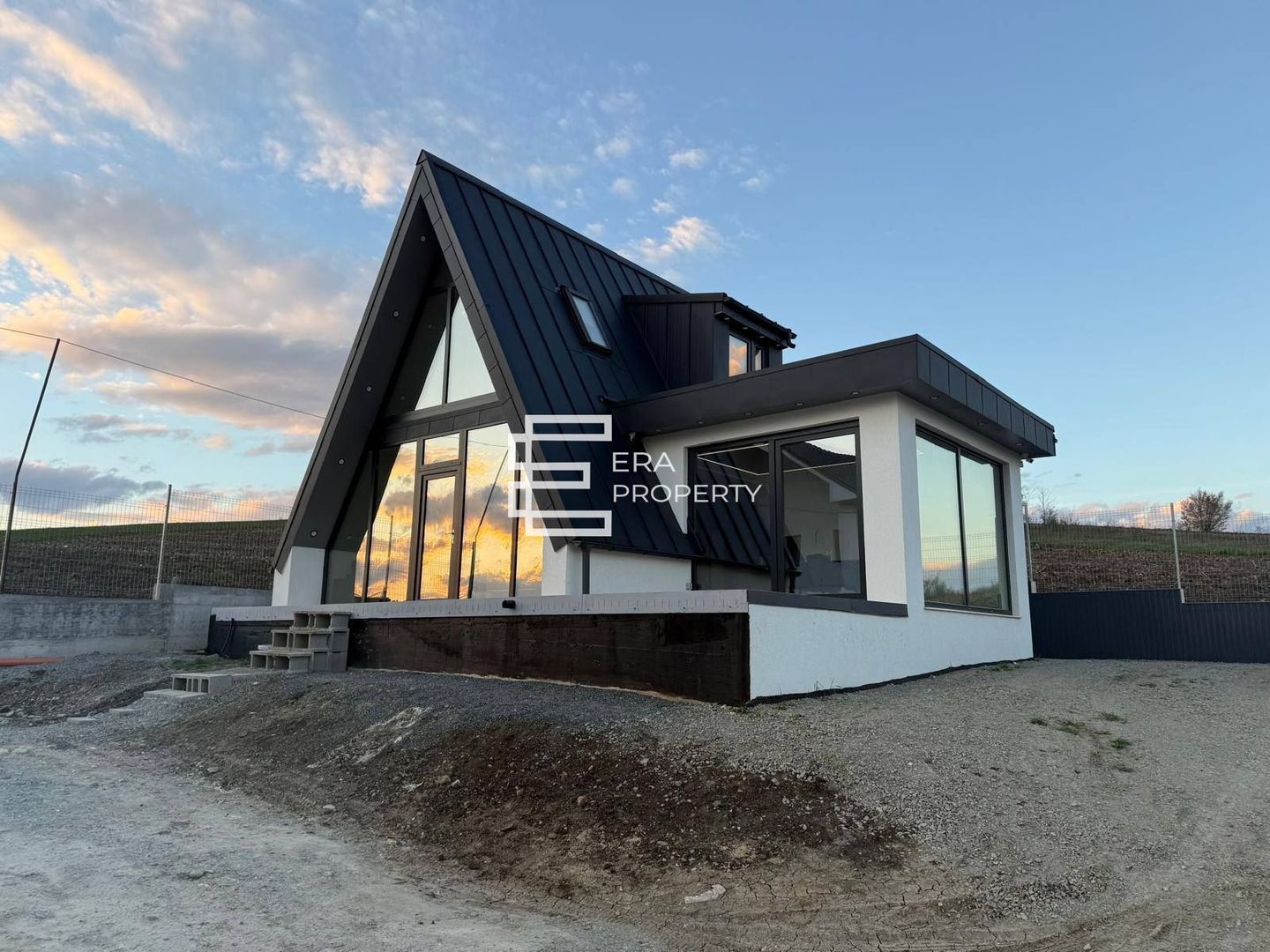 Casă nouă la cheie, tip A-frame, intabulată, în Șura Mare - Poză 3