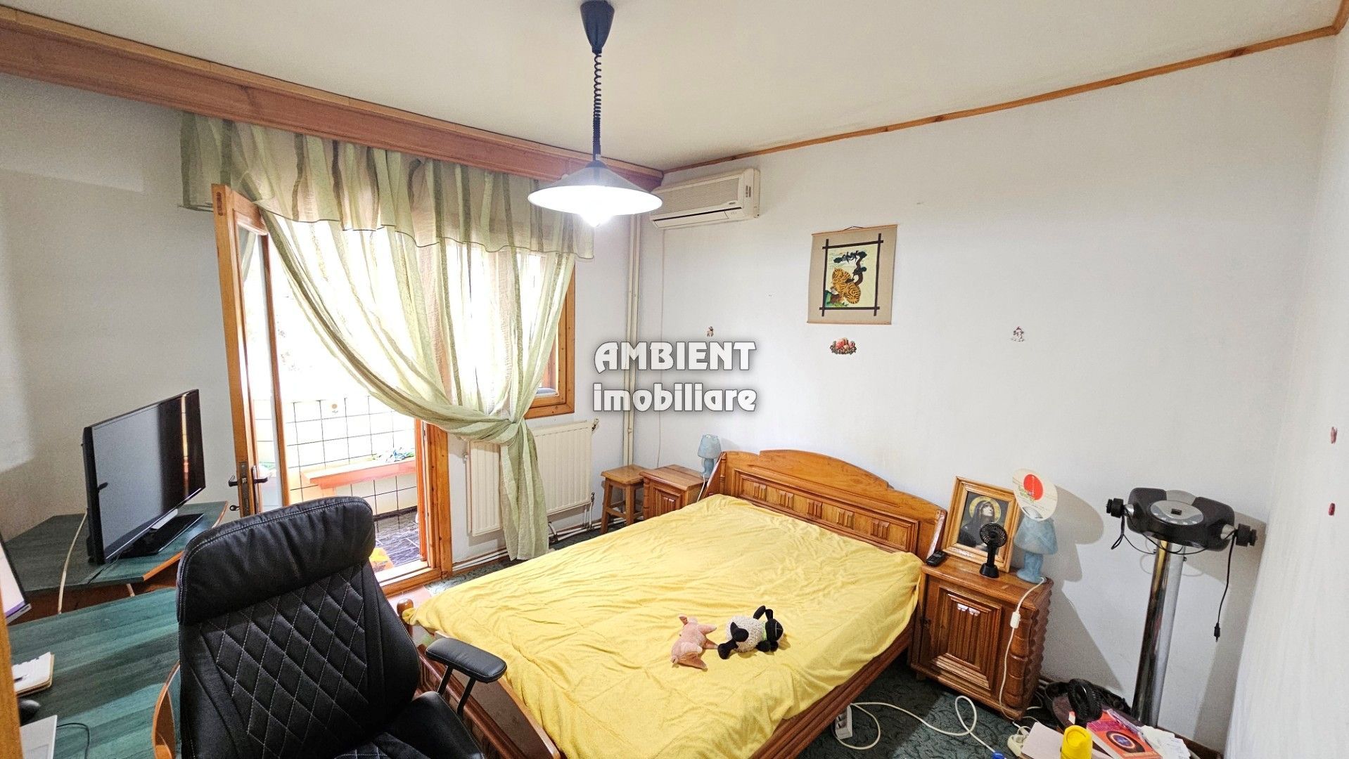 Apartament cu 4 camere, etaj 1, zona GARĂ; - Poză 3