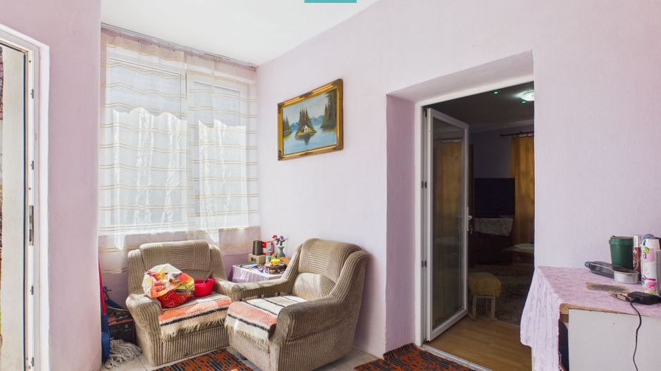 Casă cu 3 camere și 1047 mp în Peregu Mic - Poză 4