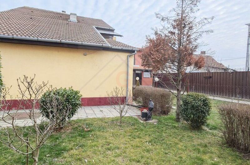 CASA solida, spatioasa (140 mpu) LA PRET DE APARTAMENT! Comision zero! - Poză 32