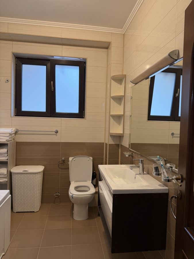 Bragadiru, vila individuala , 8 camere, piscina exterioara - Poză 12
