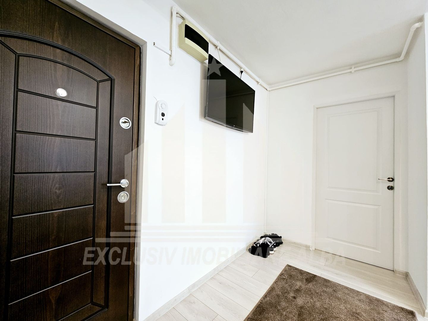 Apartament cu 2 camere decomandate, Cetate - Poză 3