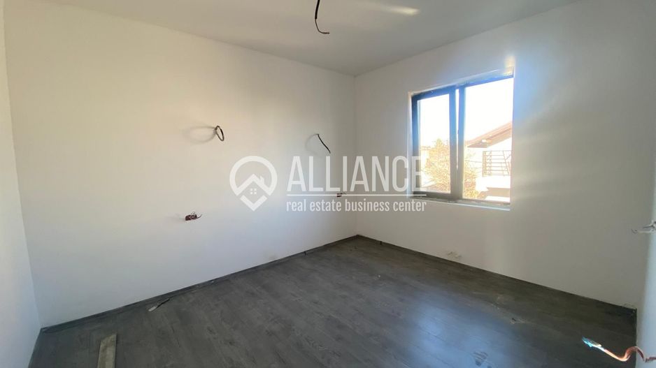 VALU LUI TRAIAN(COD 07) Casă P+1 cu 5 camere si teren de 375 mp - Poză 4