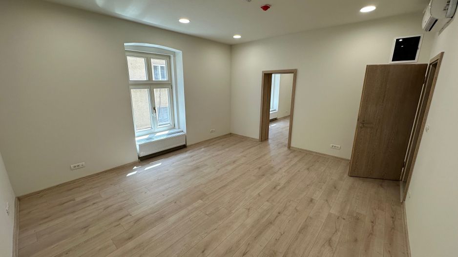 Saptii de birouri Ultracentral suprafețe de la 28 - 940 mp - Poză 48
