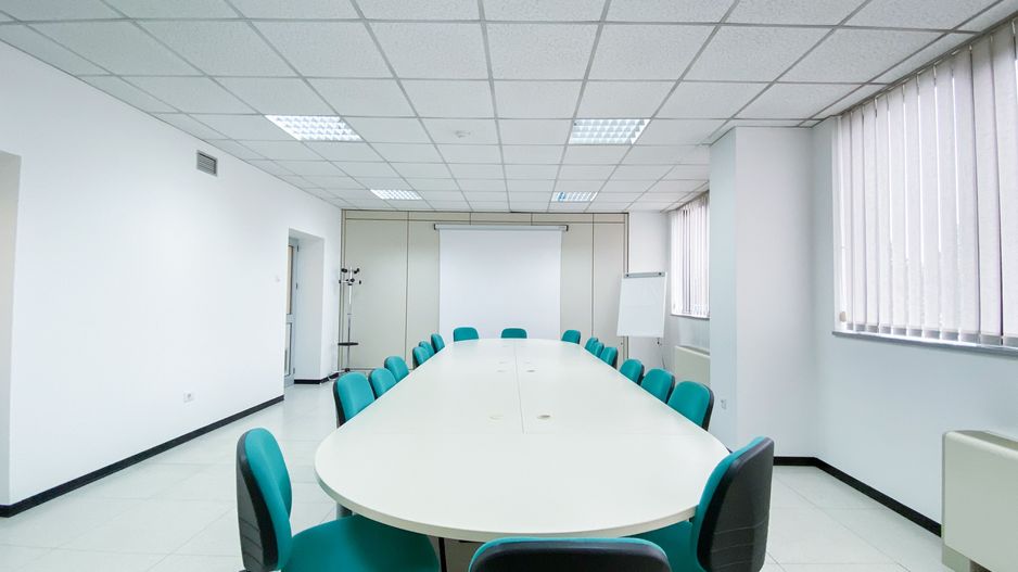 Cladire cu functiuni mixte - Poză 9