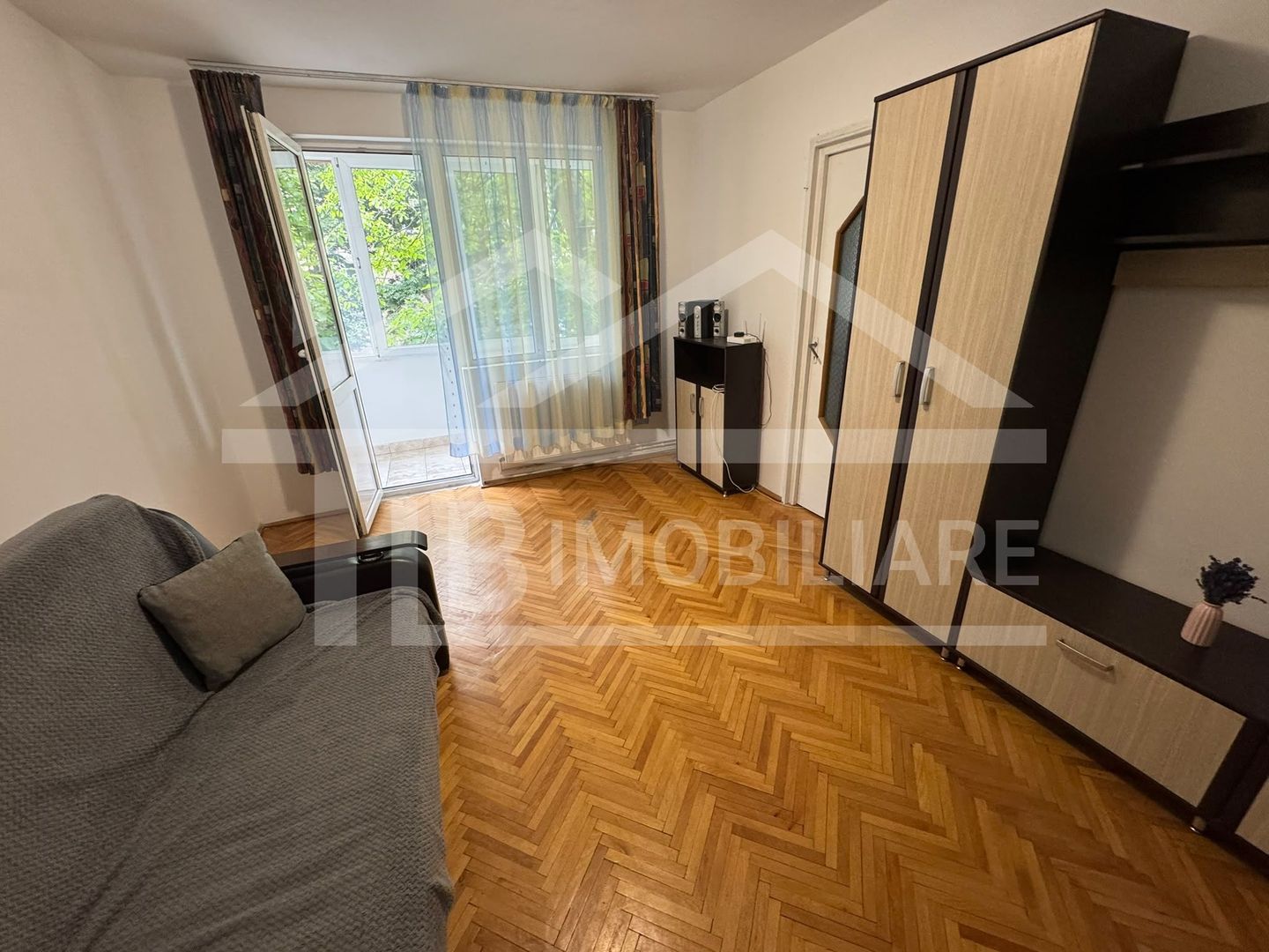 Apartament cu 3 camere, 68mp, Zona strazii Petru Dobra - Poză 1
