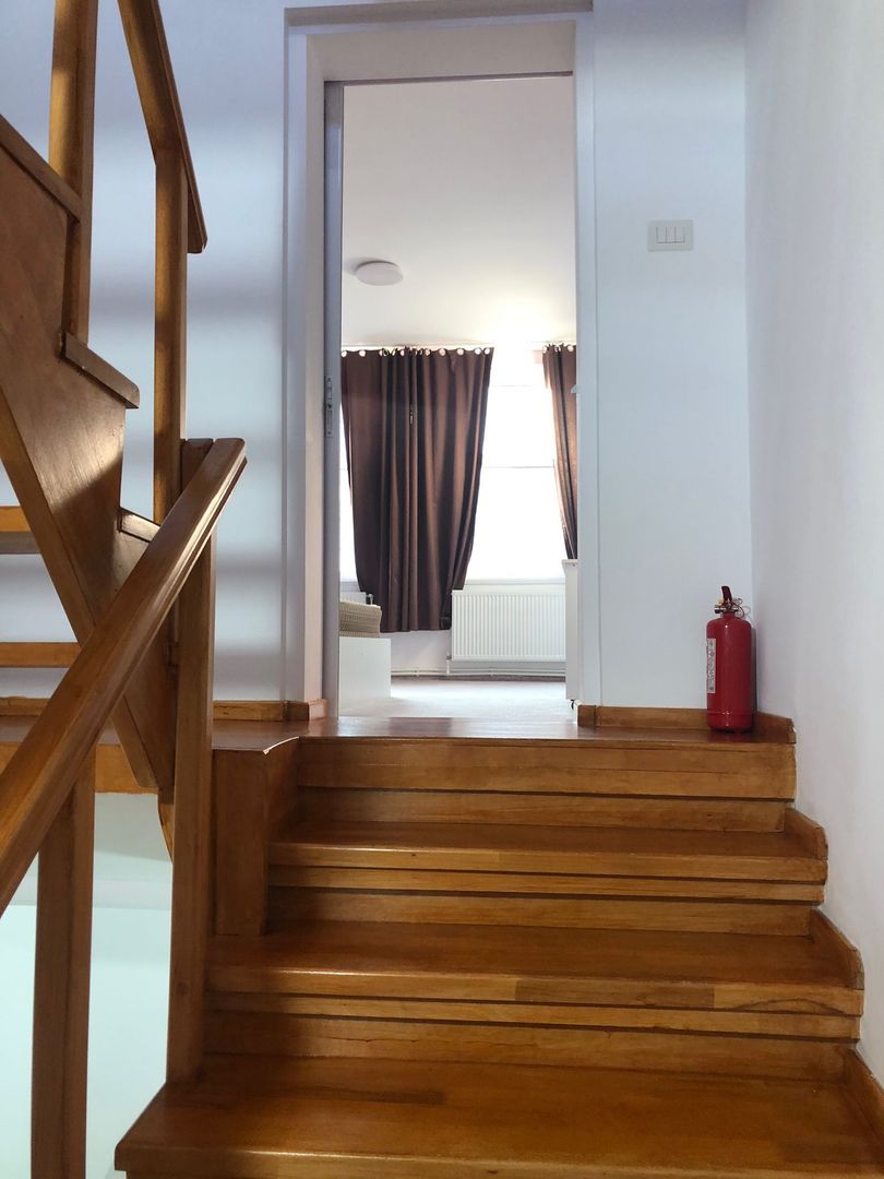 Casa de inchiriat   P+1E+M  - Piata Centrala - Poză 10