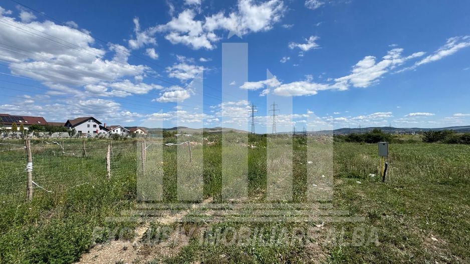 Teren intravilan | 450 mp | 13 ml deschidere | Alba-Micesti - Poză 1
