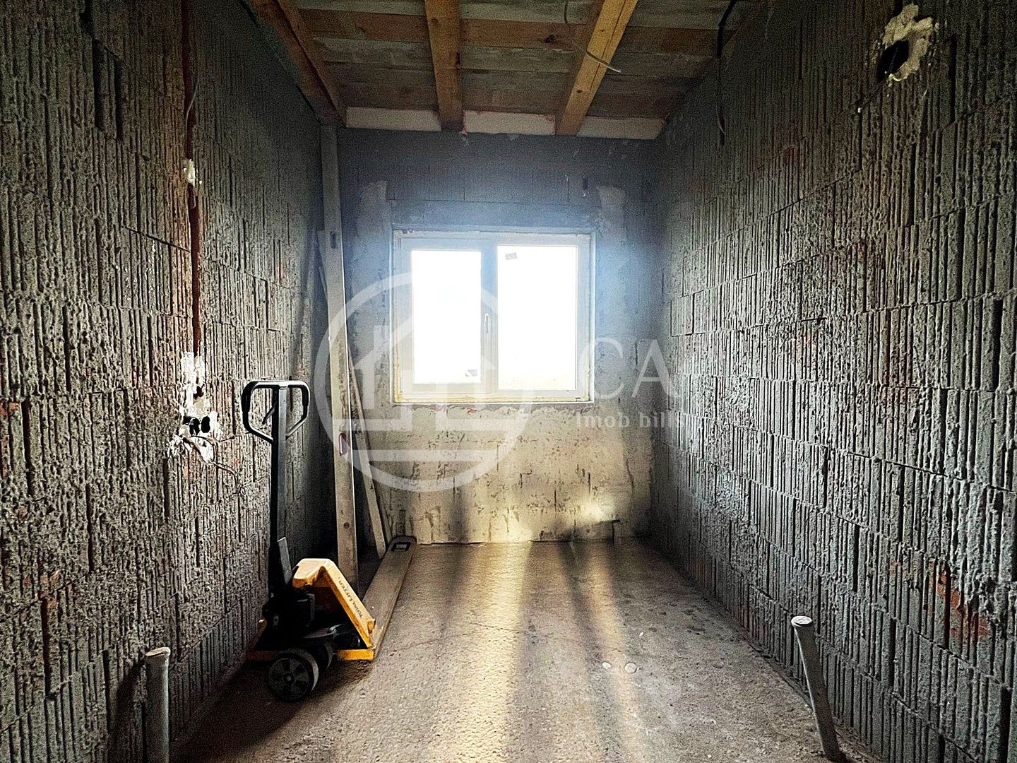 Casa de vanzare cu 3 camere in Girisu de Cris, Bihor - Poză 12