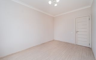 De vinzare Apartament 2 camere si balcon + living cu logie - Poză 10