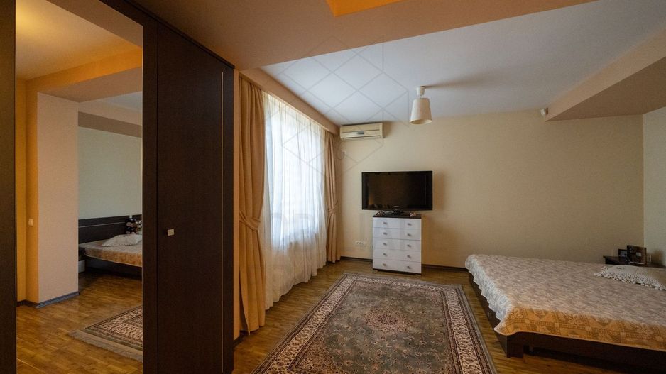 Casa spatioasa 515 mp langa metrou 1Mai - Poză 13