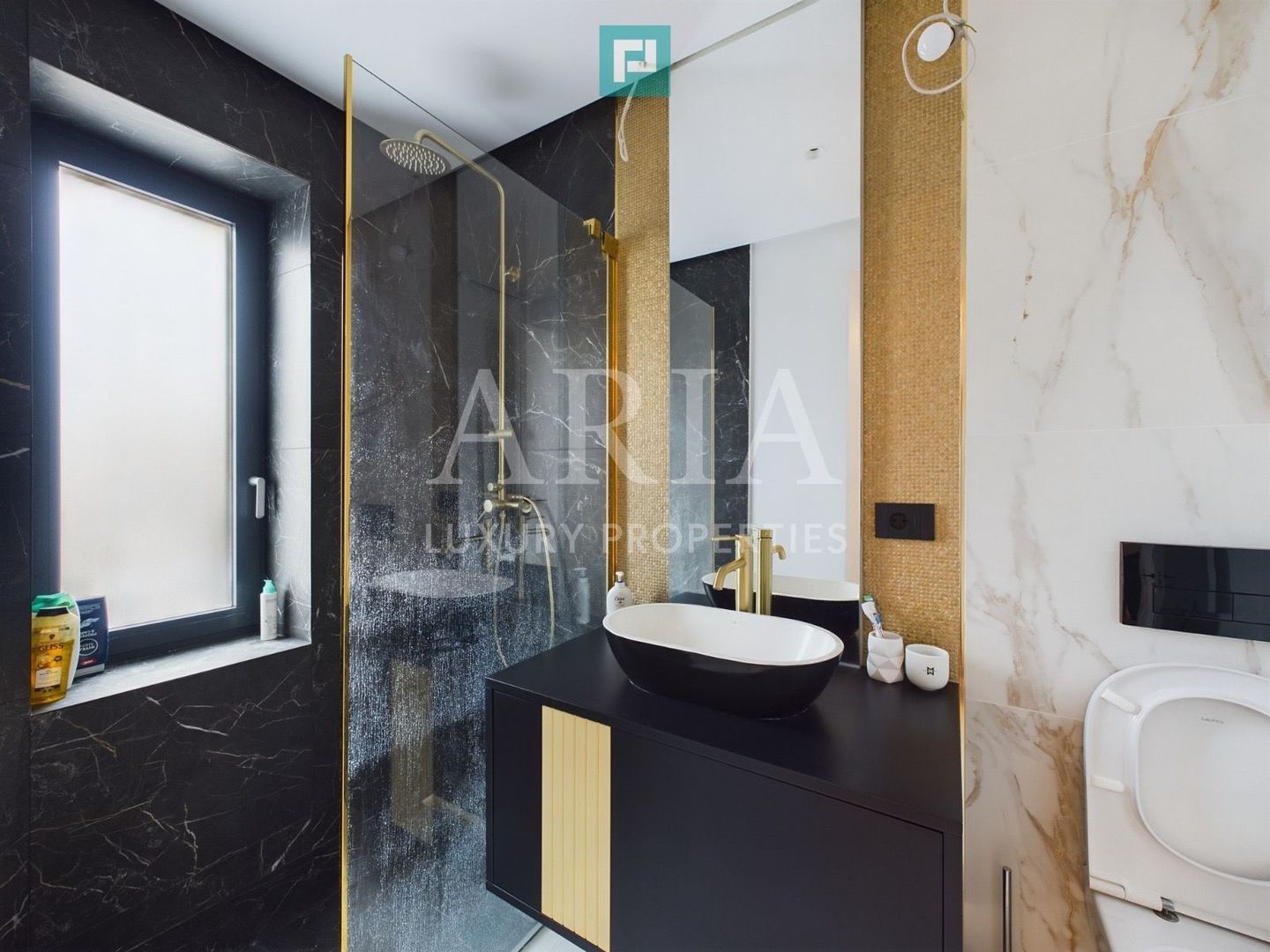 WATERFRONT VILLA 2024 FIRST RENT POOL - Poză 15