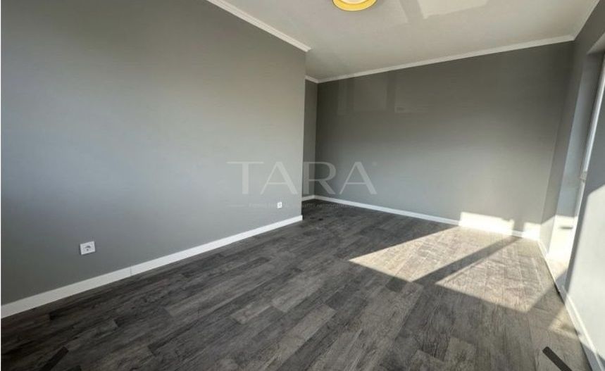 Apartament 2 Camere, Finisat, cu Parcare, Zona Terra - Poză 1