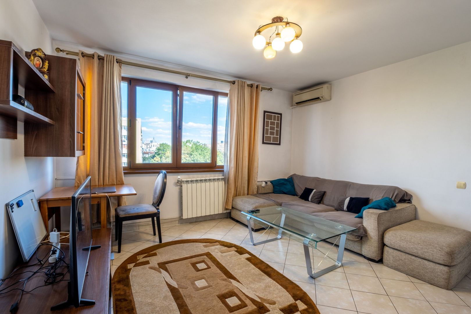 Apartament de 3 camere, la 10 minute de mers pe jos de Piața Unirii. - Poză 3