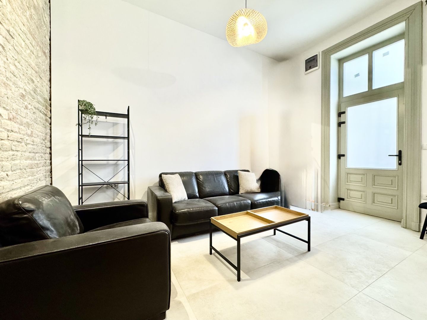 Apartament 2 camere, primitor si cochet, prima închiriere, Piața Maria - Poză 2