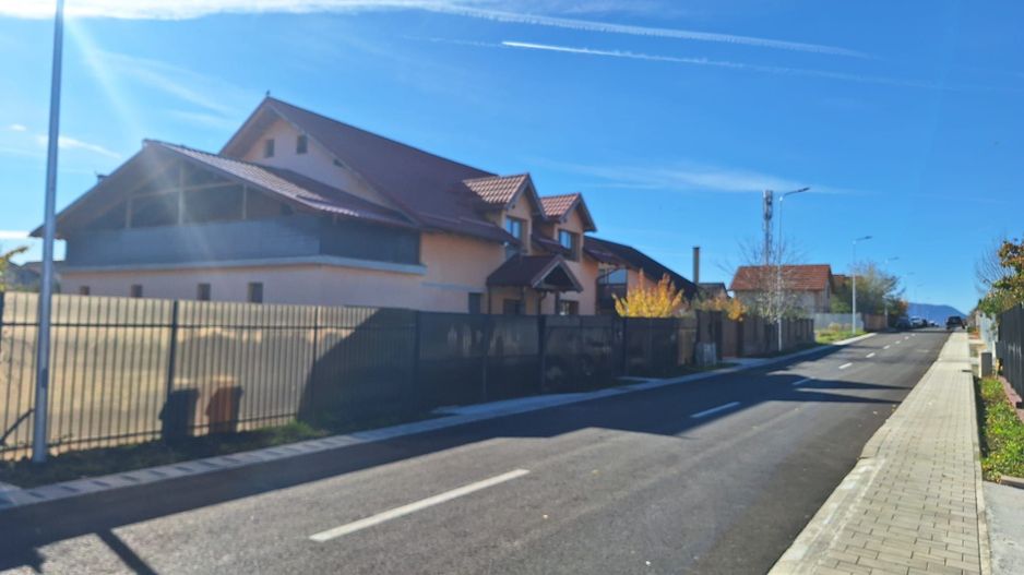 Casa de vanzare in Sanpetru cu 650mp teren - Poză 11