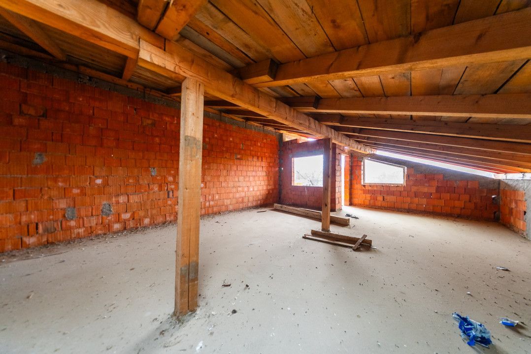 Casa caramida P+M, Vinga, cu potential spatiu comercial - Poză 13