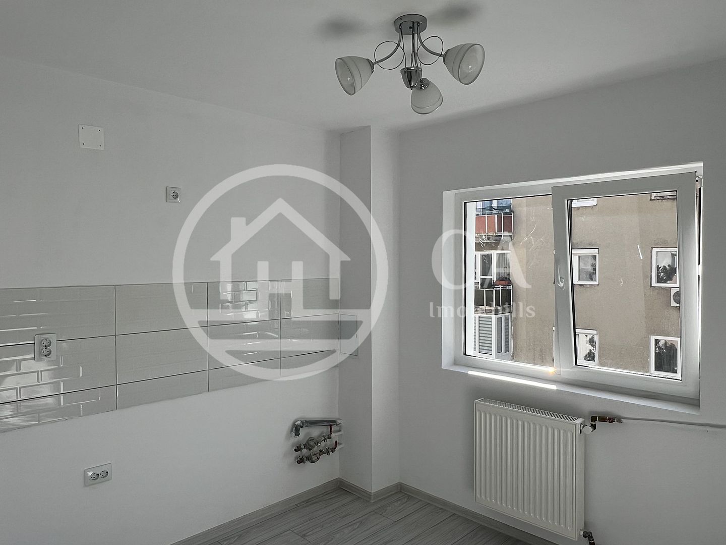 Apartament cu 2 camere de vanzare, Bloc reabilitat, Nufarul, Oradea - Poză 2