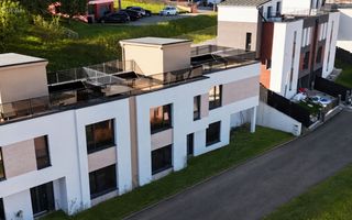 Duplex semifinisat cu terasă circulabilă și curte proprie – Florești - Poză 2