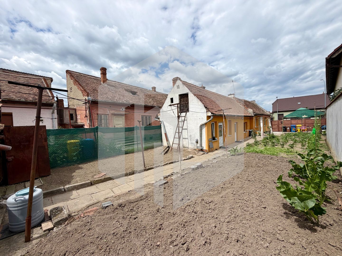Casa+teren-Str. Kogălniceanu, Piață Cluj- 313 mp teren - Poză 4