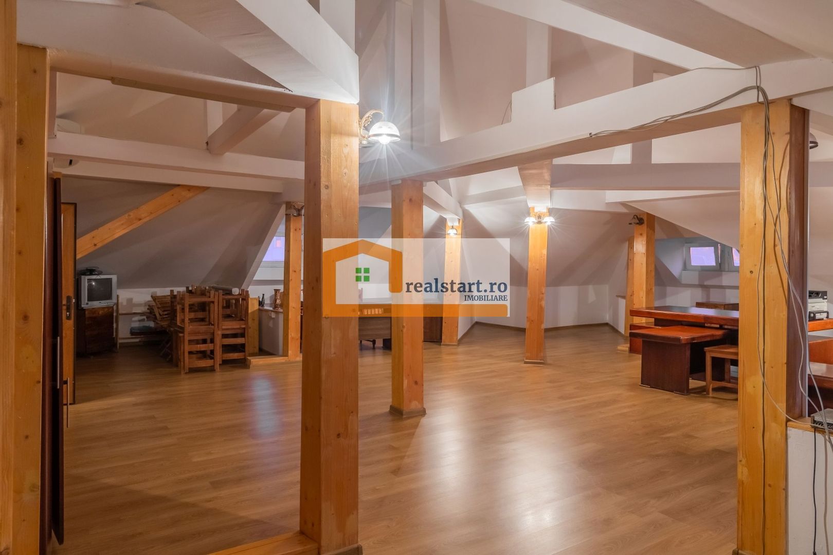 Investitie, 1400mp teren + cladiri, intre parcuri, metrou - Poză 13