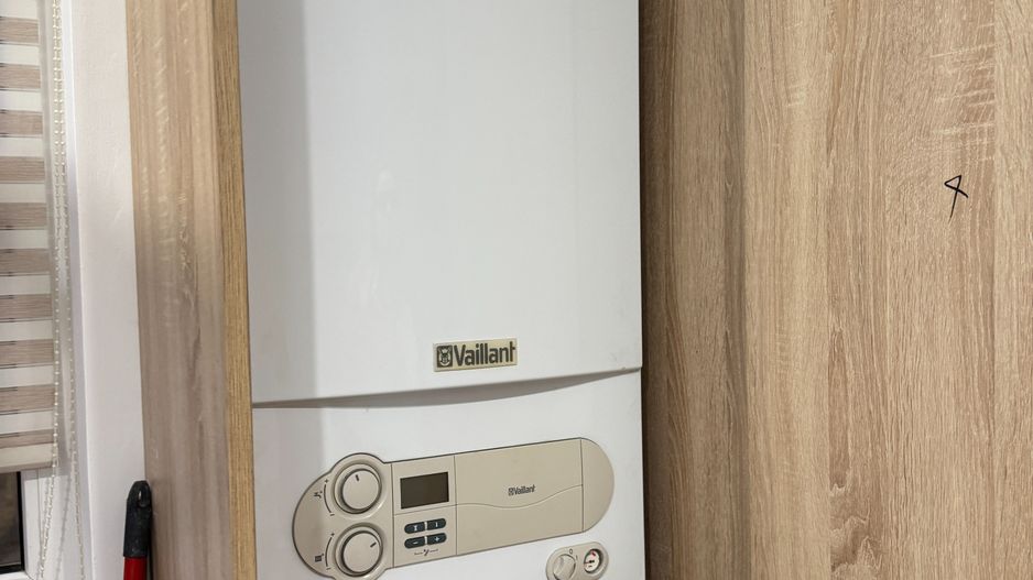 Vila ideala pentru 1-2 firme, gradinita, cresa sau 2 familii - Poză 20