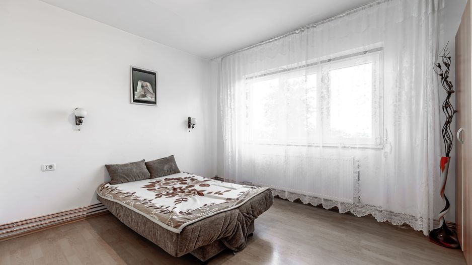 Apartament cu 2 camere, lângă Liceul De Artă Sabin Drăgoi - Poză 3