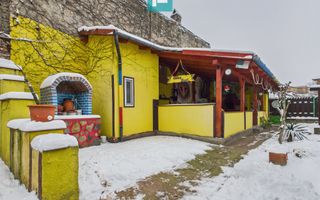 Casă cu 4 camere în zona Parneava - Poză 8