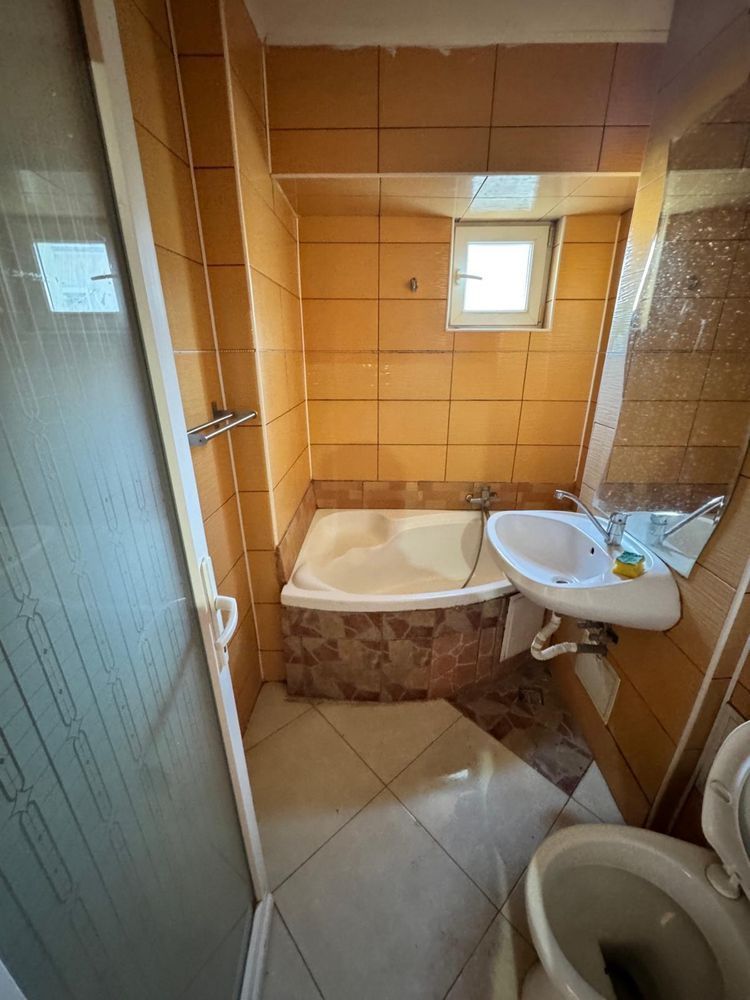 Inchiriez apartament nemobilat 4 camere Pantelimon - Poză 8