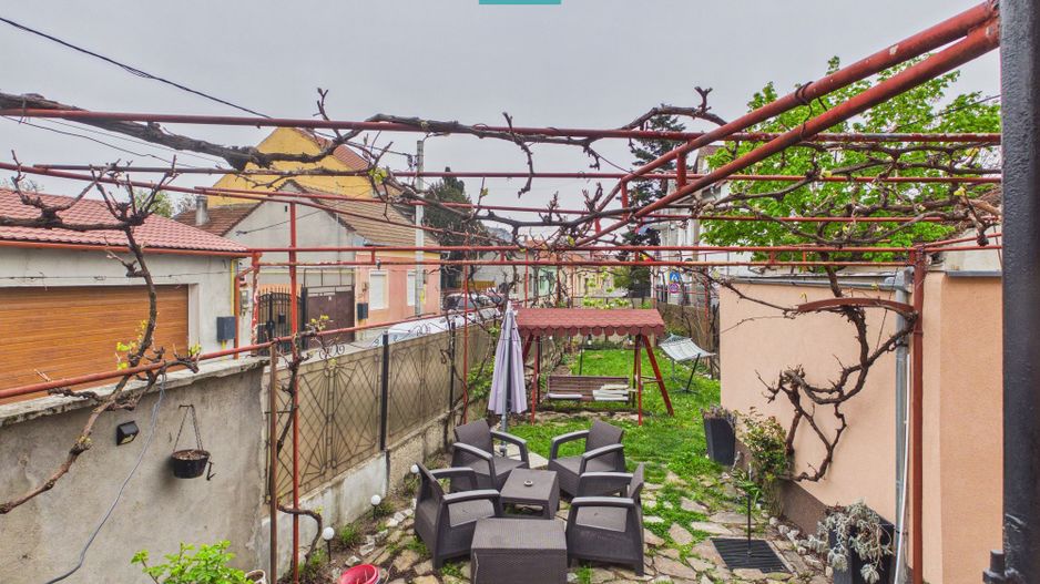 Casă la curte, 65 mp utili, 2 camere, curte mare - Poză 7