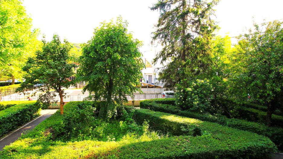 Centru Civic, 2 camere decomandate, etaj 1 - Poză 1