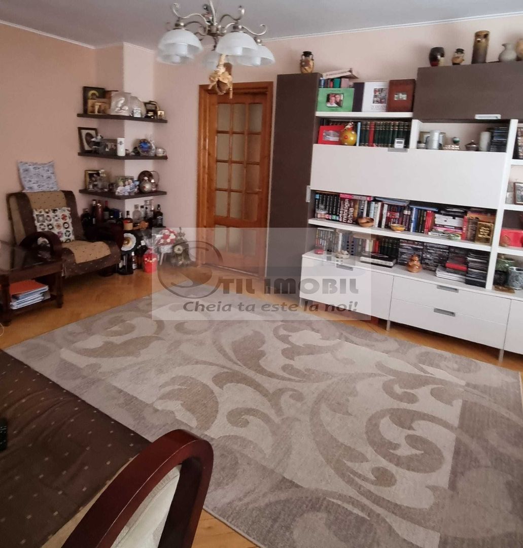 Apartament 4 Camere, Semidecomandat,Nicolina-Rond Vechi 165000 euro - Poză 5