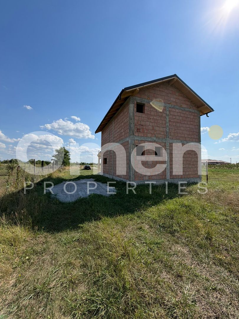 Casa la rosu de vanzare | 120 mp | 5 ari de teren | sat Sasar - Poză 2