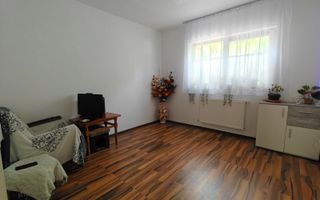 Apartament cu 3 camere și 2 parcări, curte comună, lângă pădure. - Poză 4