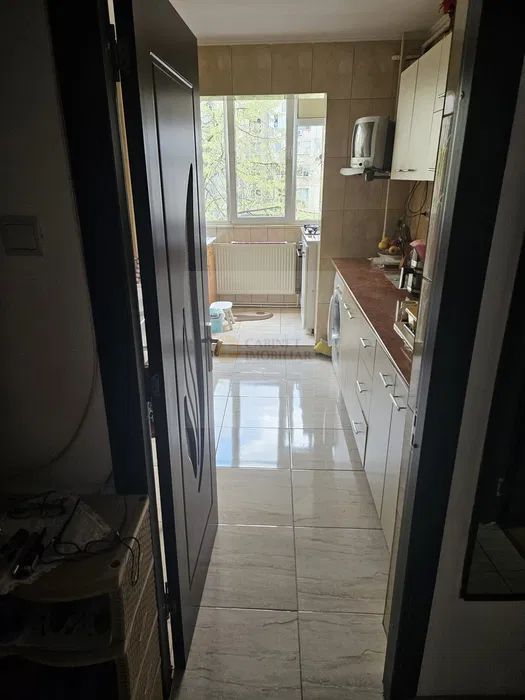 3 camere | Etaj5/8 | Decomandat | Centrala Proprie | 1981 - Poză 1