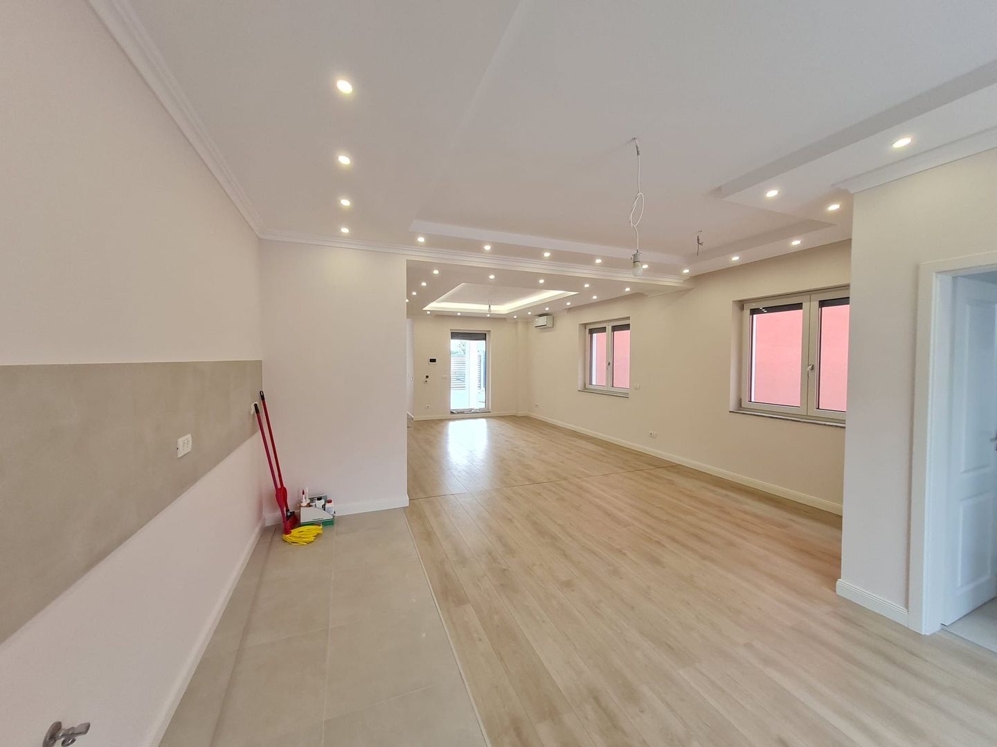 Proiect deosebit la 5 minute de Iulius Town - Poză 40