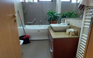 Casă cu 5 camere. de vânzare in Floresti, zona Parcului Poligon. - Poză 23