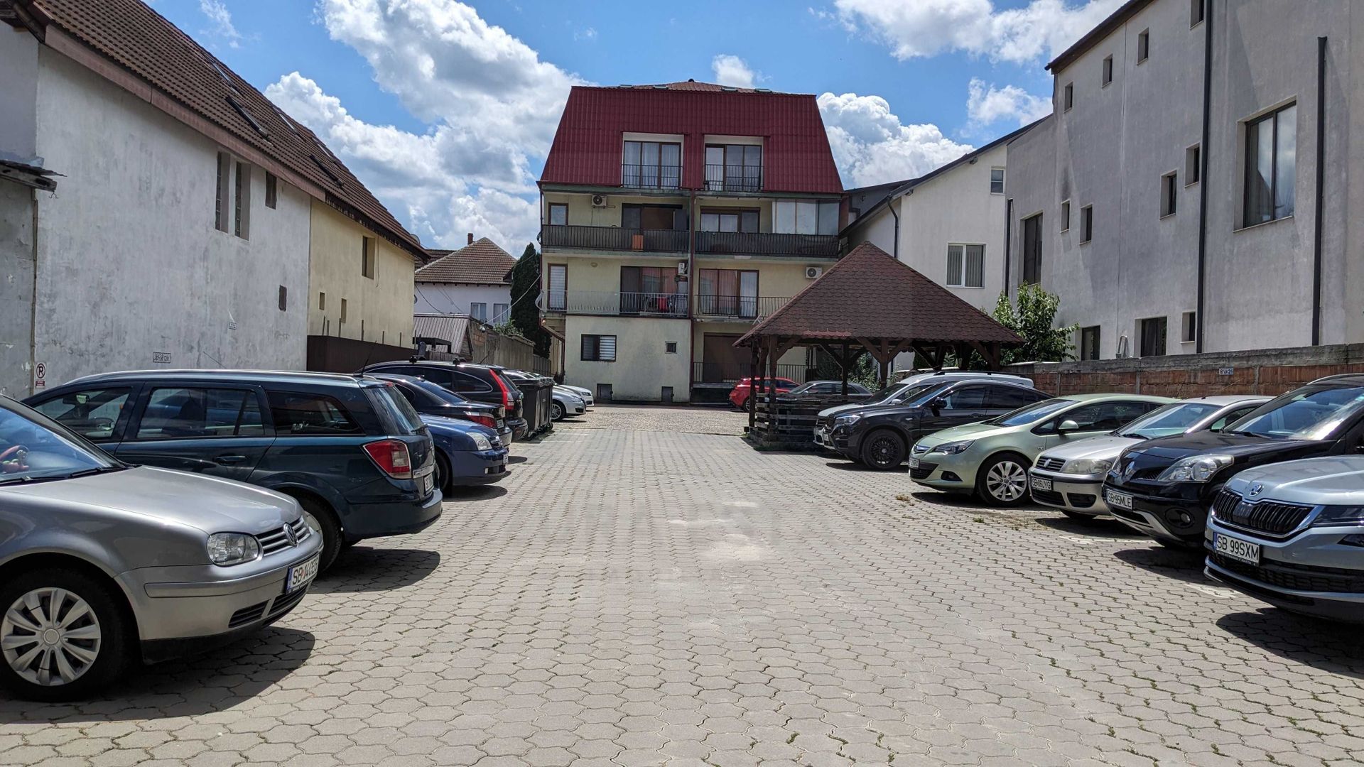 Garsoniera moderna 38 mp utili la parter  loc de parcare in Selimbar - Poză 6