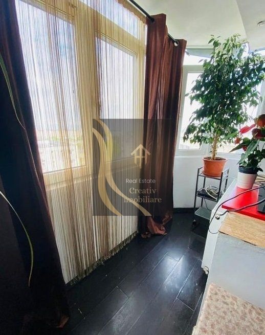 Apartament Crangasi 4 camere - Poză 7