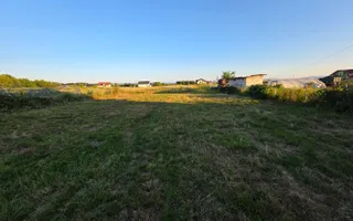 Casă pe nivel 50 mp utili + 1100 mp teren, Mocira zona Aramis - Poză 13