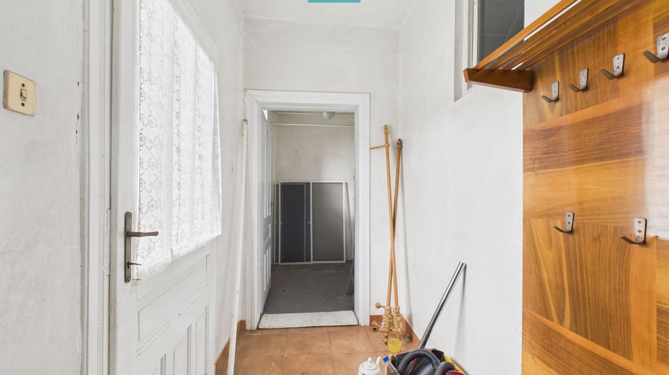 Casă cu teren generos, zonă centrală, Curtici - Poză 17