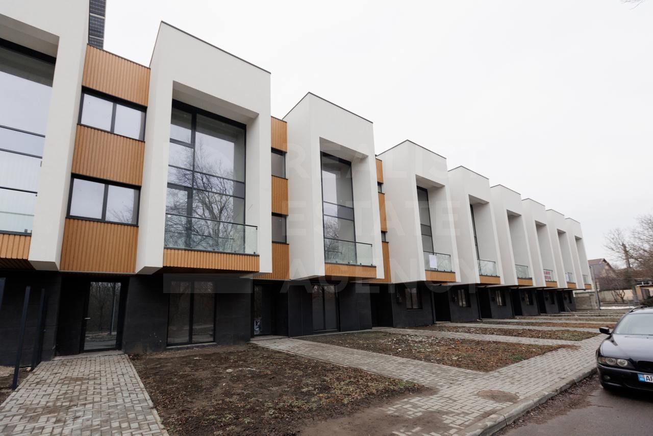 Vânzare, casă, 3 nivele, 166 mp, str. Costiujeni, Codru - Poză 2