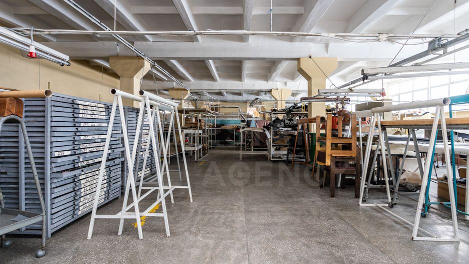 Chirie, spațiu industrial, 1000 mp, str. Sprîncenoaia, Centru - Poză 22