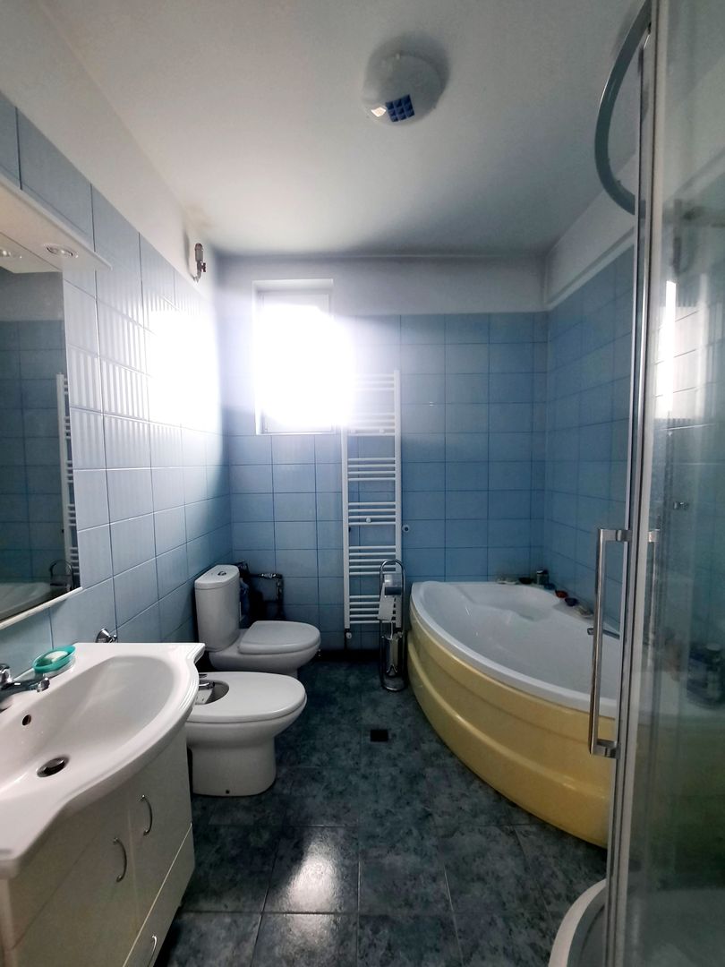 Apartament frumos si renovat cu garaj - zona Medicina - Poză 6