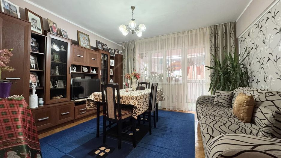 Apartament 3 camere zona de jos - Poză 1