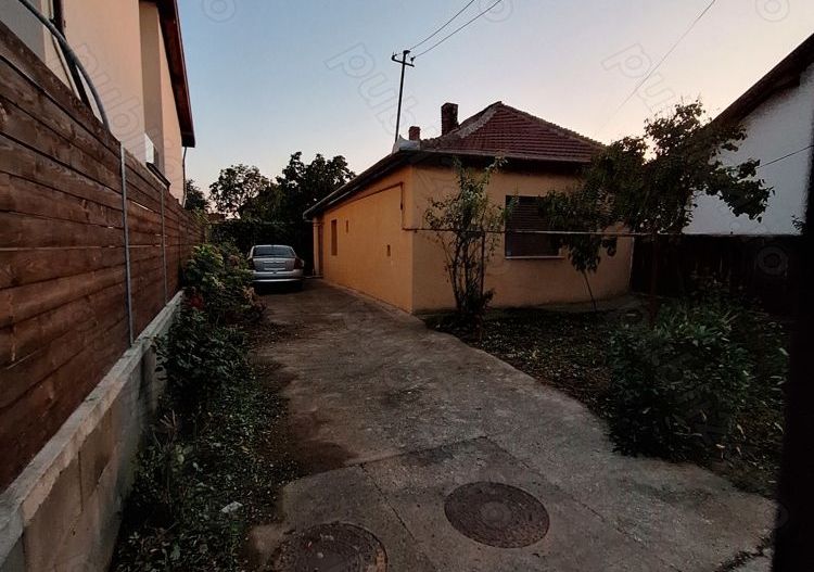 Casa Str. Liviu Rebreanu, zona Titulescu - Poză 1