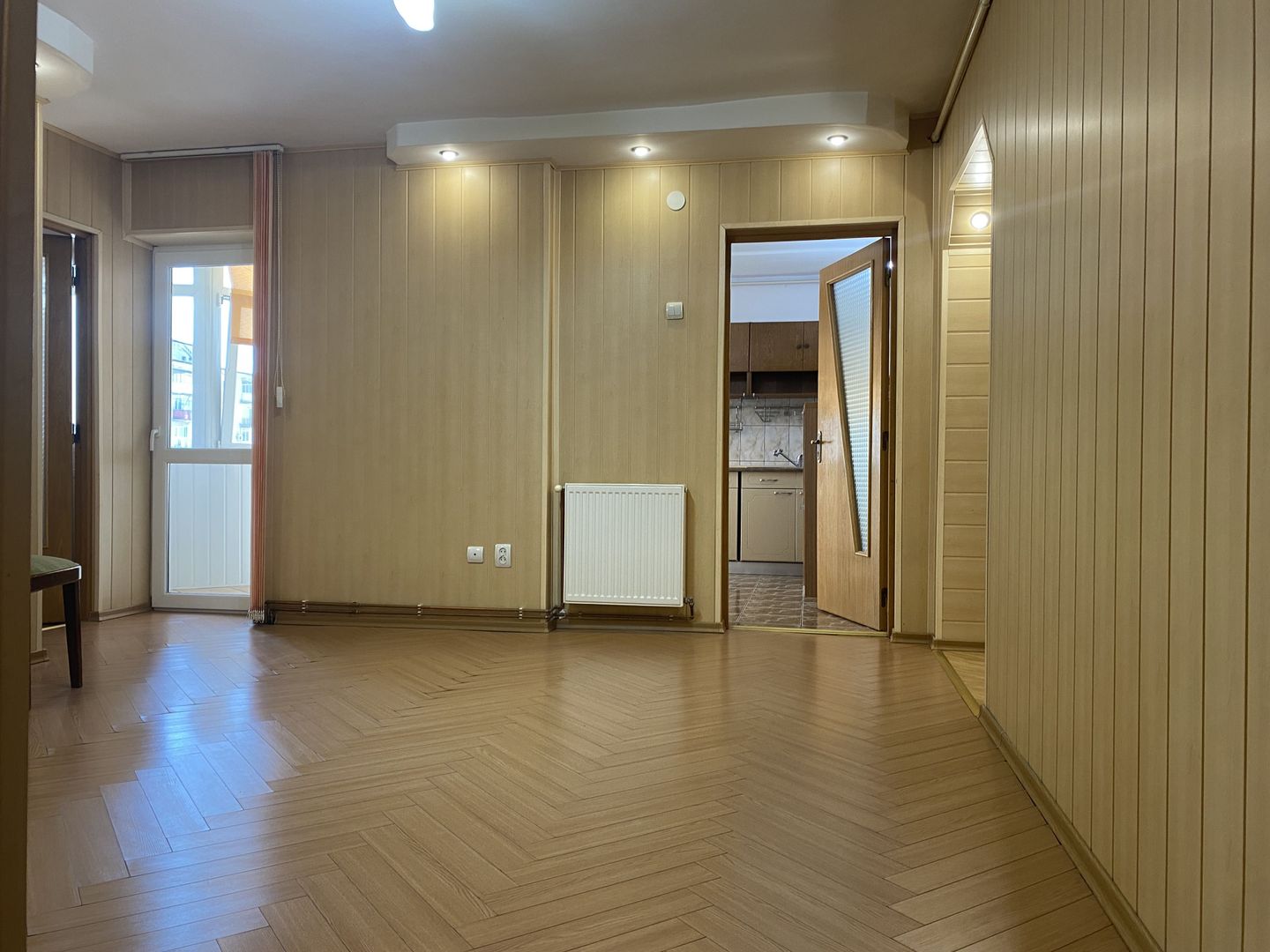 Vanzare apartament cu 4 camere luminos, vedere deschisă-Targoviste-M5 - Poză 8