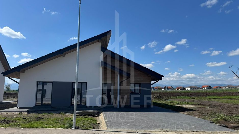 Casa moderna pe un singur nivel - Poză 1