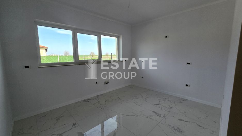 Duplex pe parter cu 4 camere in  Cornesti - Poză 3